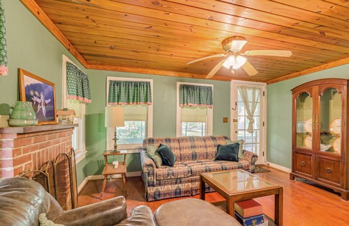 Floral City House | 118 m² House ∙ 2 bedrooms ∙ 6 guests