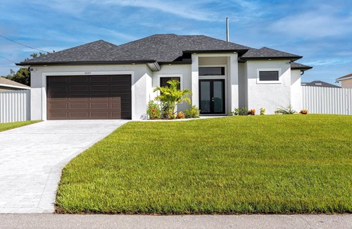 Mariner House | (#12) Stunning Modern Vacation Home in Relaxing Cape Coral