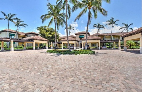 Royal Harbor Condo | 121 m² Condo ∙ 2 bedrooms ∙ 4 guests