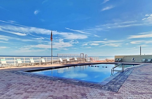 Daytona Beach Shores Condo | 124 m² Condo ∙ 3 bedrooms ∙ 9 guests
