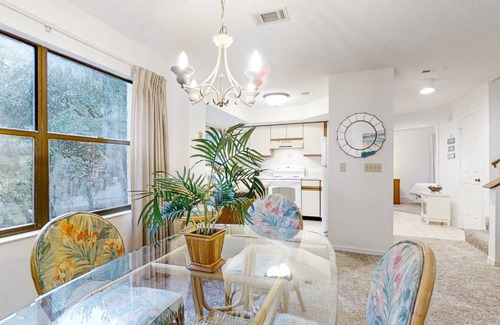 Amelia City House | 129 m² House ∙ 3 bedrooms ∙ 8 guests