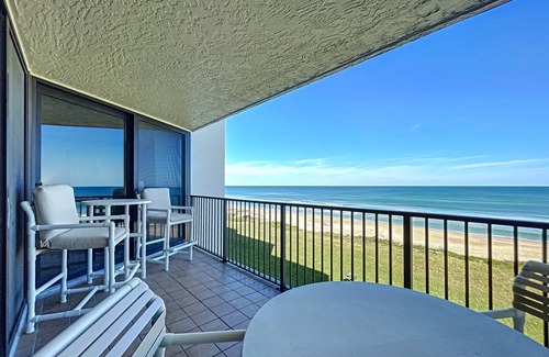 Bethune Beach Condo | 131 m² Condo ∙ 3 bedrooms ∙ 6 guests