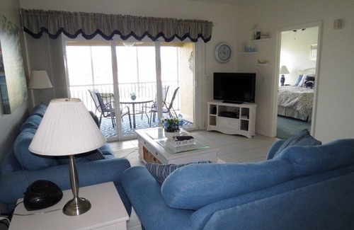 Palm Coast Condo | 130 m² Condo ∙ 3 bedrooms ∙ 6 guests