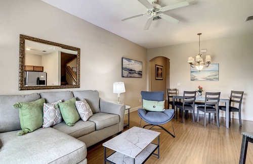 Regal Palms House | 132 m² House ∙ 3 bedrooms ∙ 6 guests