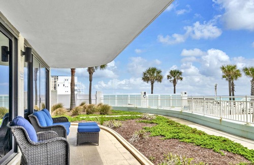 Biltmore Beach Condo | 134 m² Condo ∙ 2 bedrooms ∙ 8 guests