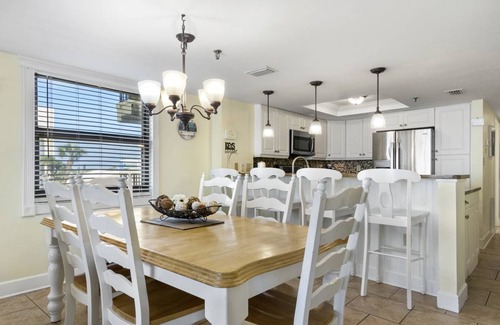 Madeira Beach Condo | 134 m² Condo ∙ 3 bedrooms ∙ 9 guests