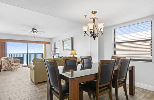 Madeira Beach Condo | 134 m² Condo ∙ 3 bedrooms ∙ 10 guests