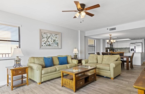 Madeira Beach Condo | 134 m² Condo ∙ 3 bedrooms ∙ 10 guests