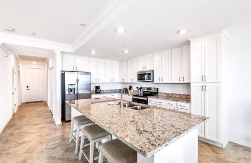 Biggar Condo | 137 Babcock National Condo