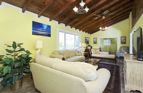 Saint James City House | 139 m² House ∙ 3 bedrooms ∙ 6 guests