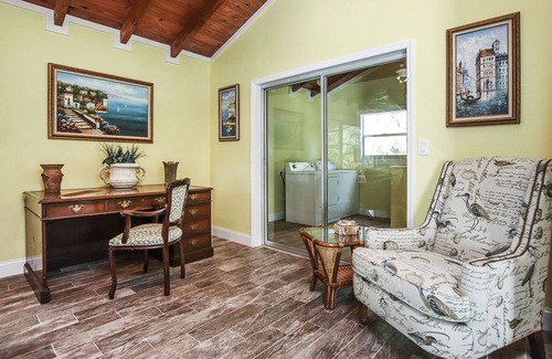Saint James City House | 139 m² House ∙ 3 bedrooms ∙ 6 guests