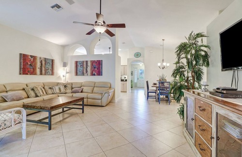 Naples Park House | 139/n slashed from 189/n ! Oct. bungalow with pool, spa, wifi, close to beach !