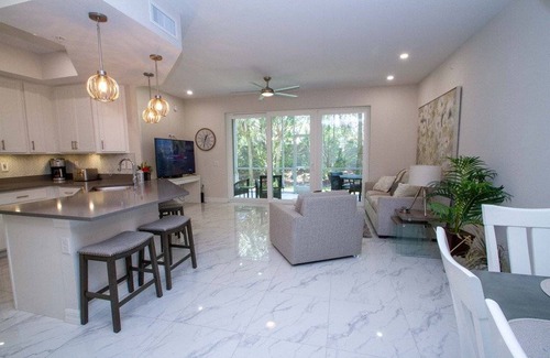 Naples Condo | 143 m² Condo ∙ 3 bedrooms ∙ 6 guests