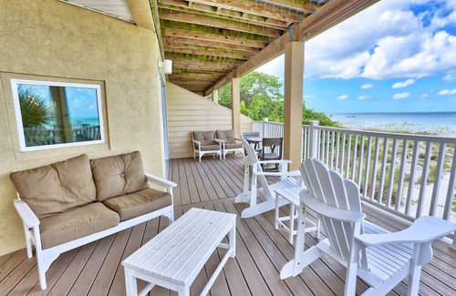 Treasure Island House | 144 m² House ∙ 3 bedrooms ∙ 8 guests