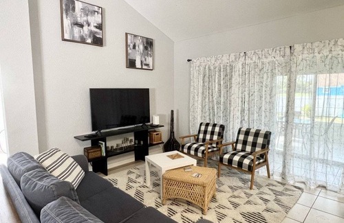 Jog Road House | 149 m² House ∙ 3 bedrooms ∙ 6 guests