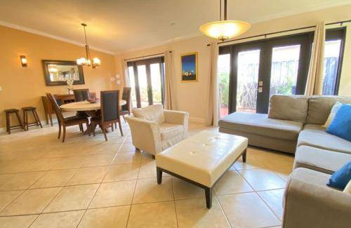 Sunset House | 150 m² House ∙ 3 bedrooms ∙ 10 guests
