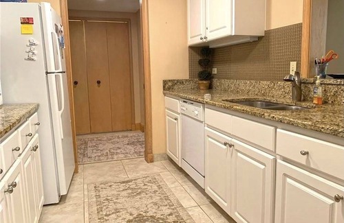Palm Harbor Condo | 154 m² Condo ∙ 3 bedrooms ∙ 8 guests