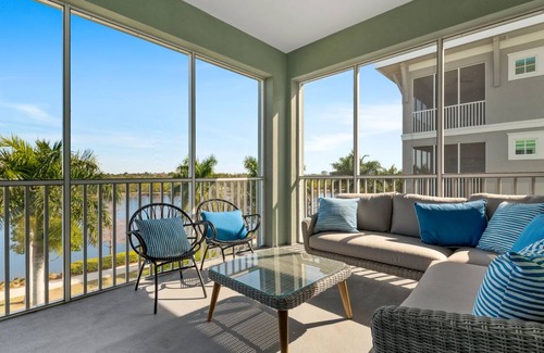 Whitney Beach Condo | 155 m² Condo ∙ 3 bedrooms ∙ 6 guests