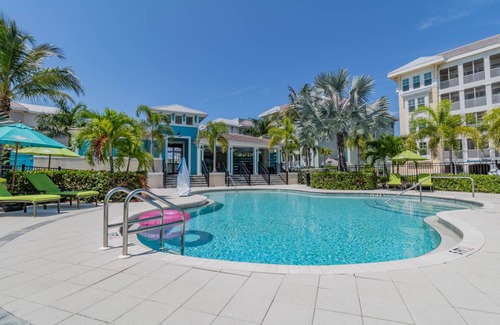 Whitney Beach Condo | 155 m² Condo ∙ 3 bedrooms ∙ 7 guests