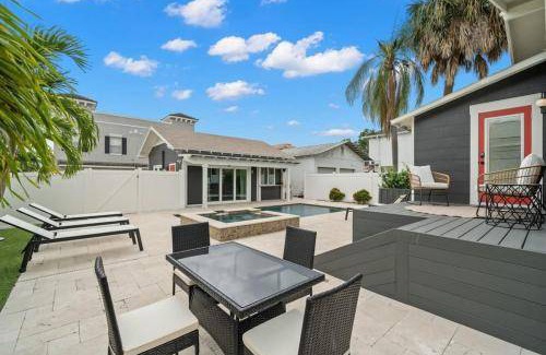 Courier City - Oscawana House | 156 m² House ∙ 3 bedrooms ∙ 6 guests