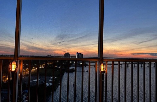 Dean Park Historic District Condo | 156 m² Condo ∙ 3 bedrooms ∙ 5 guests