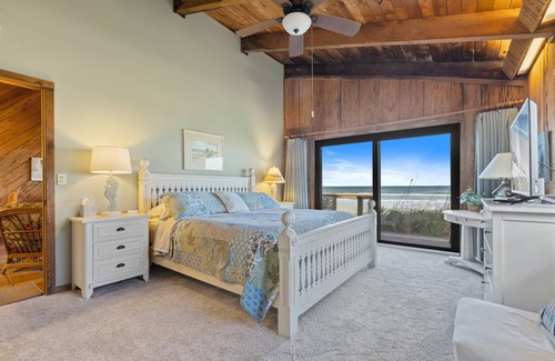 Sea Dunes Condo | 158 m² Condo ∙ 3 bedrooms ∙ 10 guests