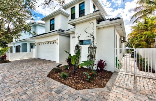 Naples Park House | 158 m² House ∙ 5 bedrooms ∙ 10 guests