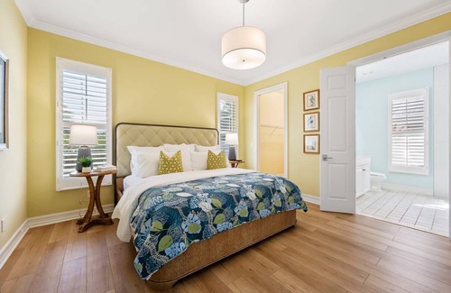 Naples Park House | 160 m² House ∙ 3 bedrooms ∙ 8 guests
