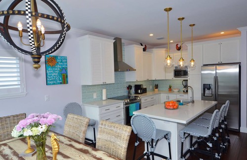 Uptown - Upper Duval House | 163 m² House ∙ 4 bedrooms ∙ 8 guests