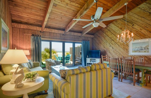Sea Dunes Condo | 167 m² Condo ∙ 3 bedrooms ∙ 8 guests