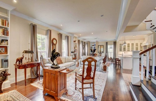 Grandview Heights House | 167 m² House ∙ 3 bedrooms ∙ 6 guests
