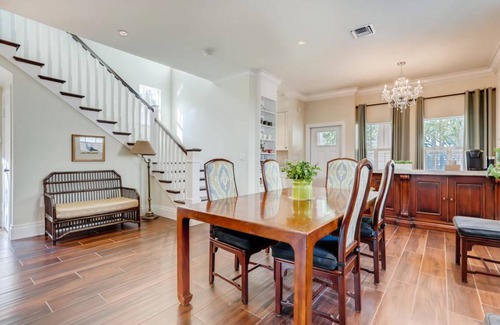Grandview Heights House | 167 m² House ∙ 3 bedrooms ∙ 6 guests