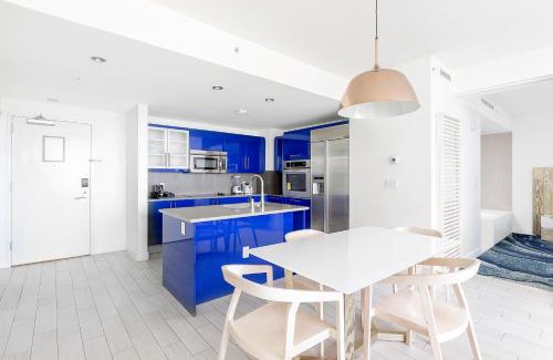 Central Beach Apartment | 16th Floor Luxury 2 Bedroom - Ocean Views & Luxury