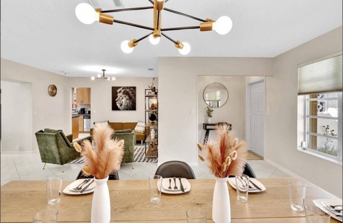 Hollywood Hills House | 172 m² House ∙ 3 bedrooms ∙ 8 guests