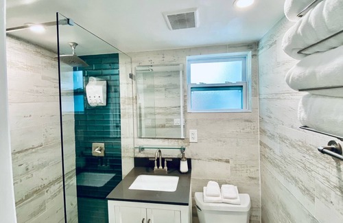 Victoria Park Apartment | 1757C Secluded Studio- Close to Beach & Las Olas