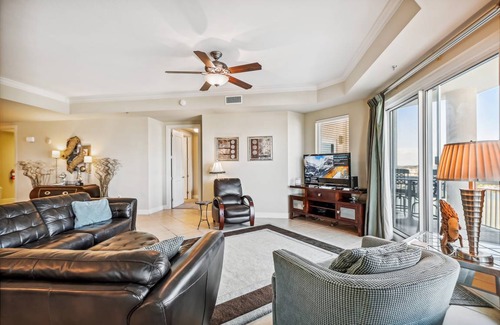 Holiday Isle Condo | 177 m² Condo ∙ 3 bedrooms ∙ 8 guests