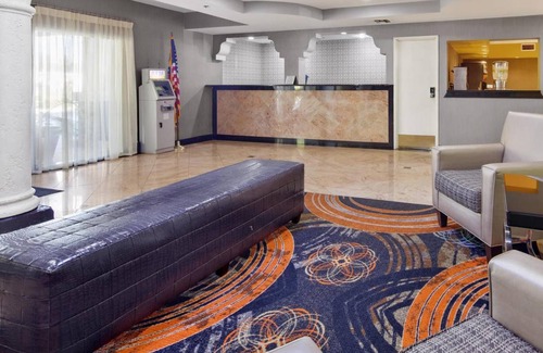 Orange Park Hotel | 18 m² Hotel ∙ 5 guests