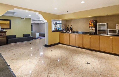 Orange Park Hotel | 18 m² Hotel ∙ 5 guests