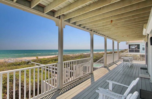 Treasure Beach Village House | 187 m² House ∙ 3 bedrooms ∙ 8 guests