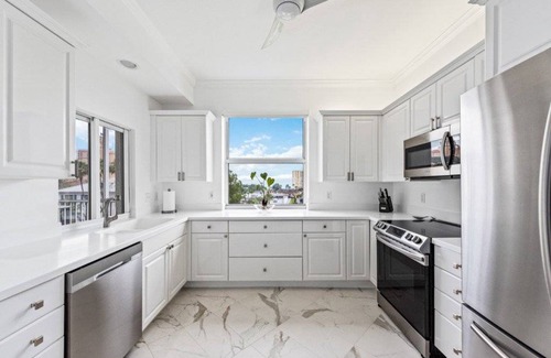 Vanderbilt Beach Condo | 189 m² Condo ∙ 3 bedrooms ∙ 6 guests