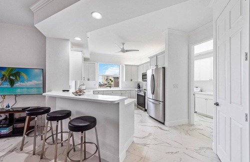 Vanderbilt Beach Condo | 189 m² Condo ∙ 3 bedrooms ∙ 6 guests