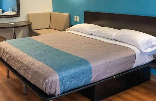 Daytona Beach Hotel | 19 m² Hotel ∙ 10 guests
