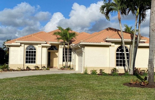 Crown Pointe House | 192 m² House ∙ 3 bedrooms ∙ 4 guests
