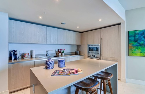 Hollywood South Central Beach Condo | 2 BDR Ocean and Pool View at 4111 S. Ocean