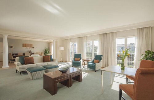 Florida Center Hotel | 2 Bedroom 2 Bathroom Garden View Suite @ Universal's Loews Portofino Bay Hotel