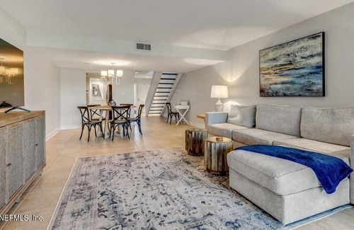 Sawgrass Condo | 2 Bedroom Condo 417669 by Houzlet
