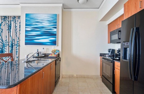 Sunny Isles Beach Hotel | 2-Bedroom Ocean View Apartment with Kitchen in Luxury Beach Resort