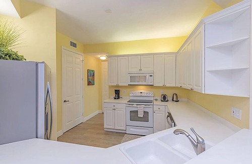 Vanderbilt Beach Condo | 2 Blocks From The Beach With Bay And Gulf Views - Reg 2-1004