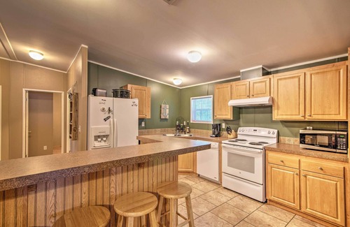 Homosassa House | < 2 Mi to River: Home w/Fire Pit in Homosassa