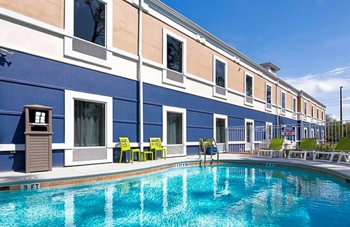 Waldo Hotel | 2-Star Hotel ∙ Best Western Waldo Inn & Suites